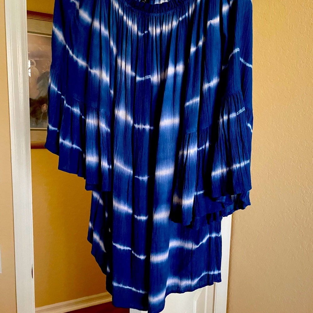 Blue tie-dyed blouse.